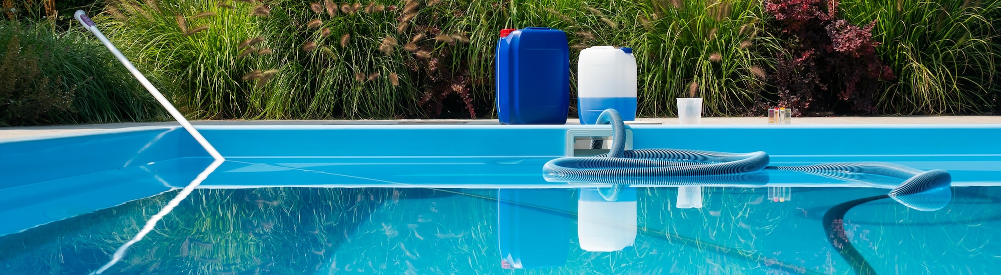 Salz oder Chlor: So treffen Sie die richtige Entscheidung für Ihren Pool